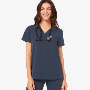 Dark harbor Figs casma top.